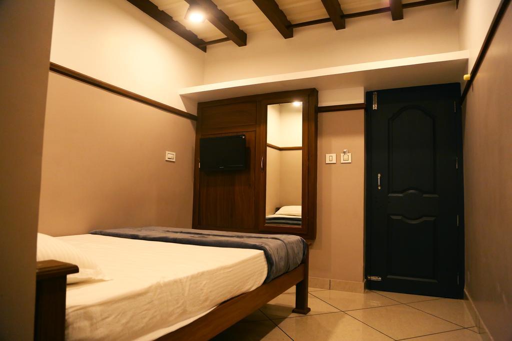 Icon Residency Hotel Kalpetta Luaran gambar