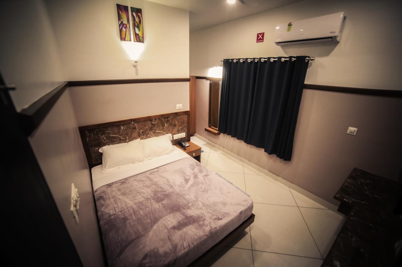 Icon Residency Hotel Kalpetta Luaran gambar
