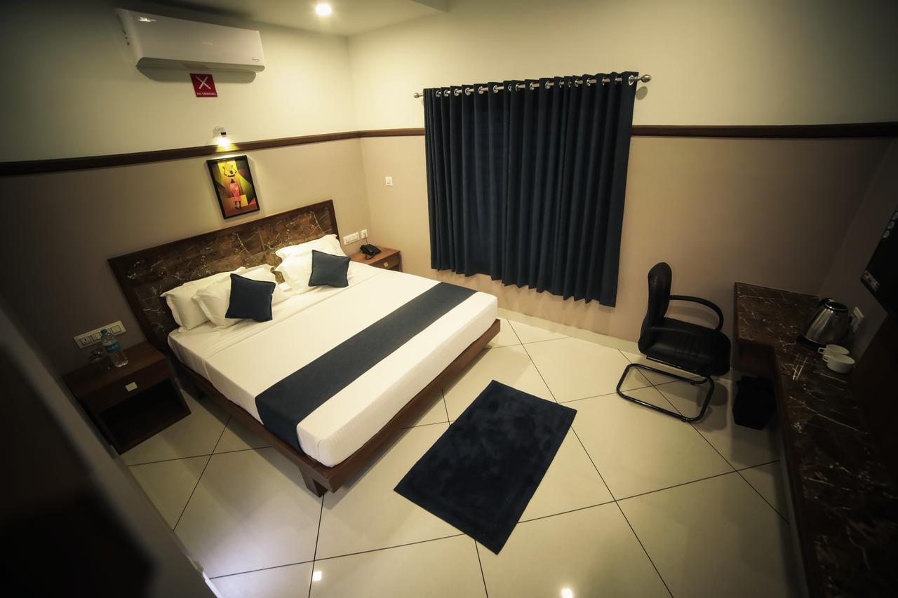 Icon Residency Hotel Kalpetta Luaran gambar